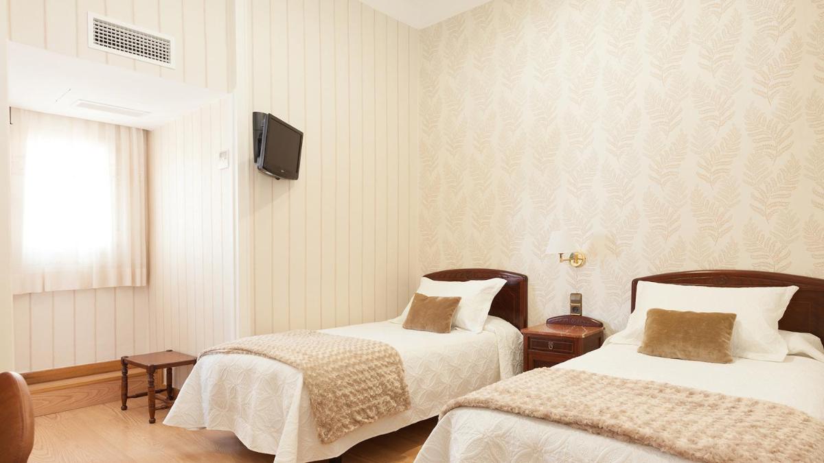 Hostal Oliva - Housity
