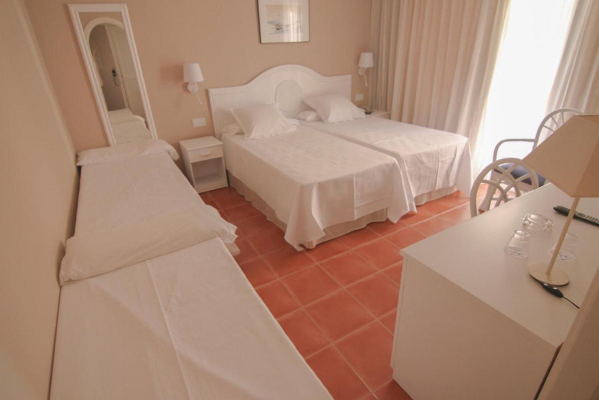 Cama o camas de una habitación en DWO Les Palmeres