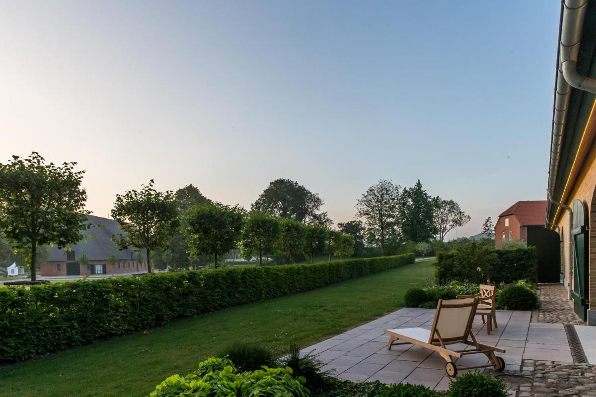 Ein Garten an der Unterkunft Weissenhaus Private Nature Luxury Resort