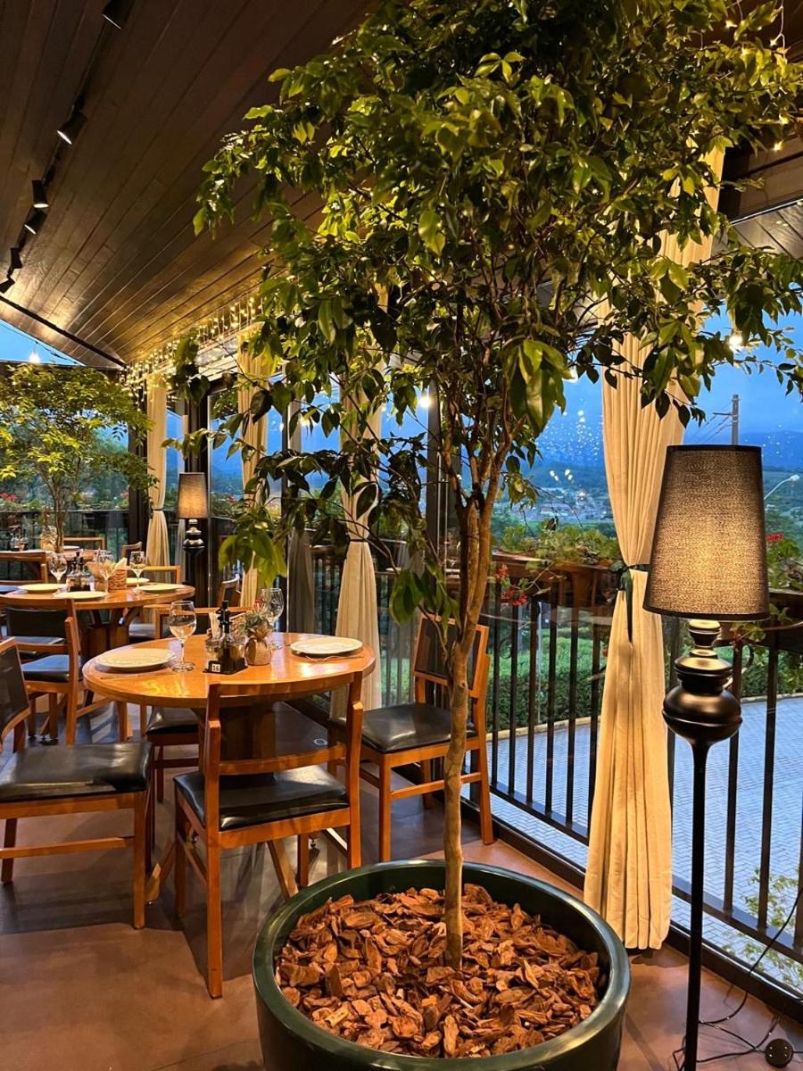 Bormon Hotel - Housity