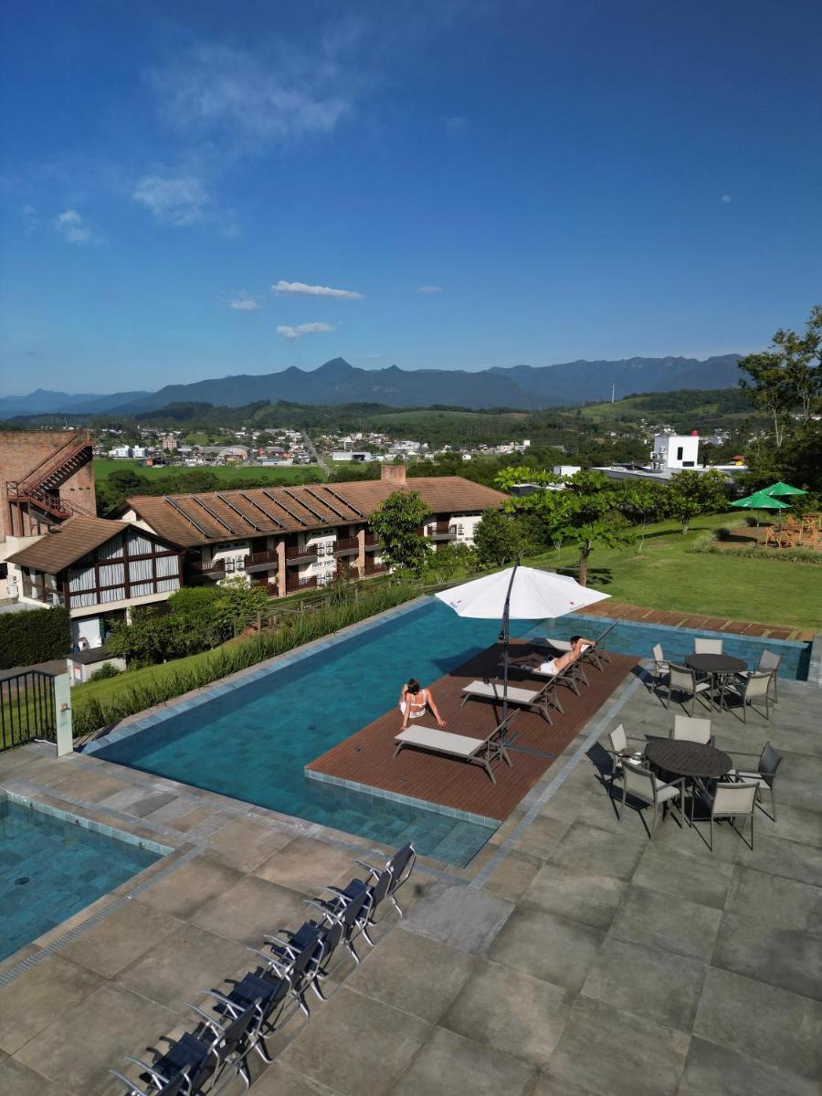 Bormon Hotel - Housity