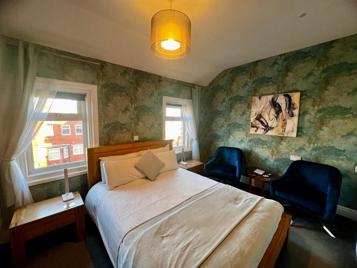 The Fossil Tree Hotel - Housity