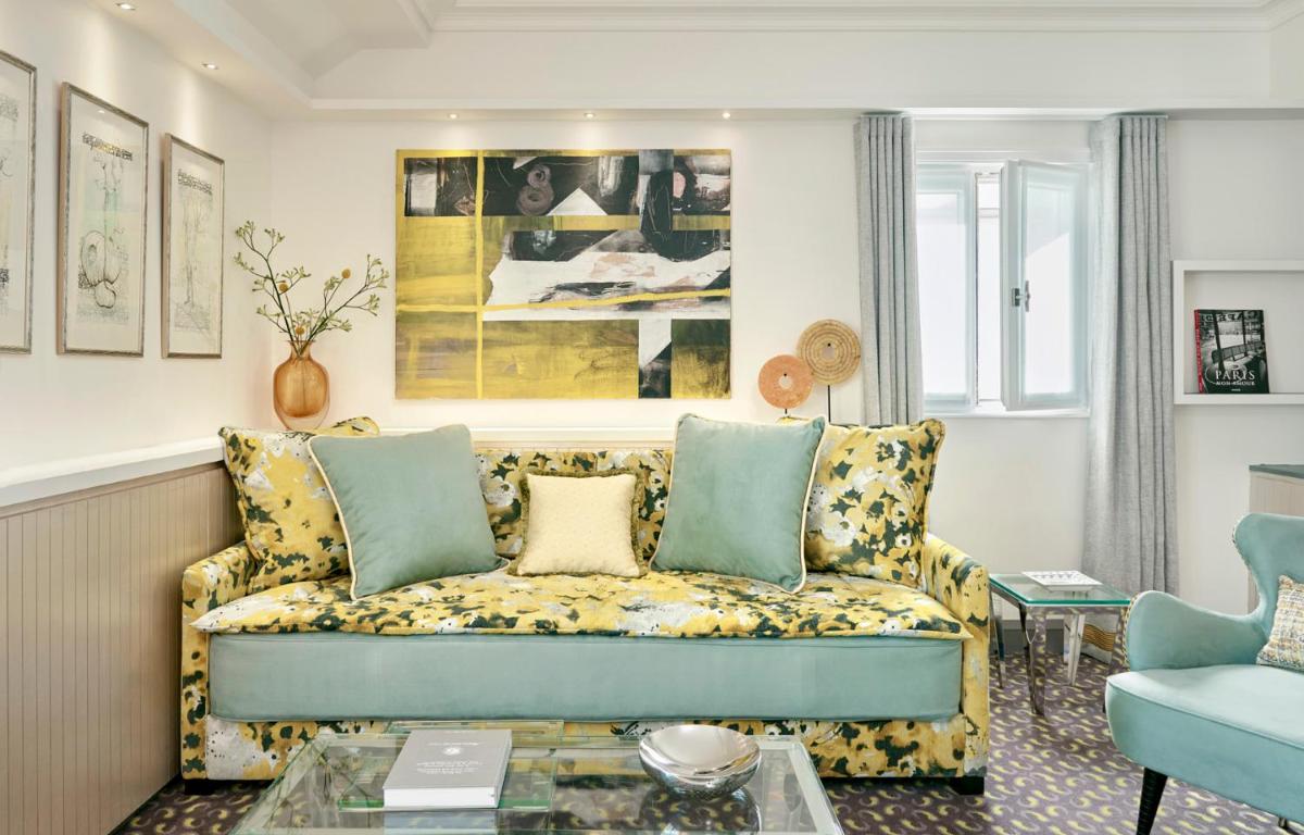 Coin salon dans l'établissement Le Burgundy Paris
