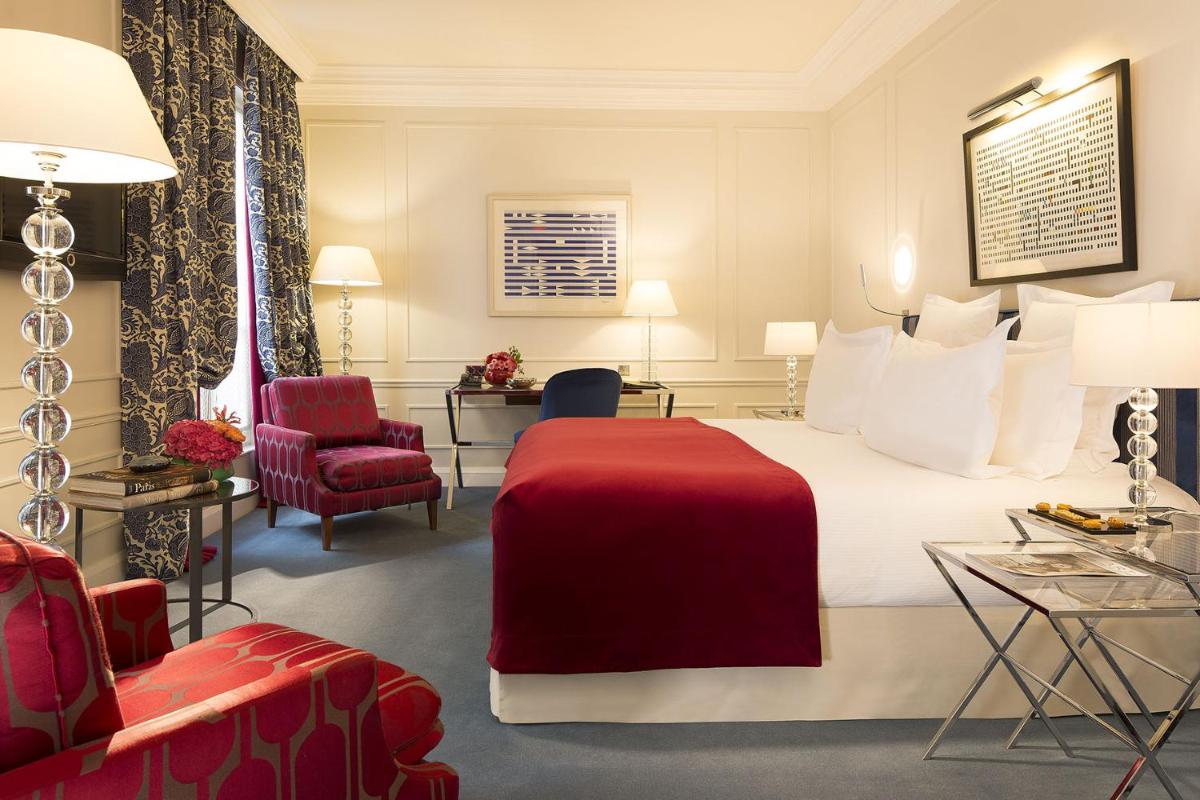 Coin salon dans l'établissement Le Burgundy Paris