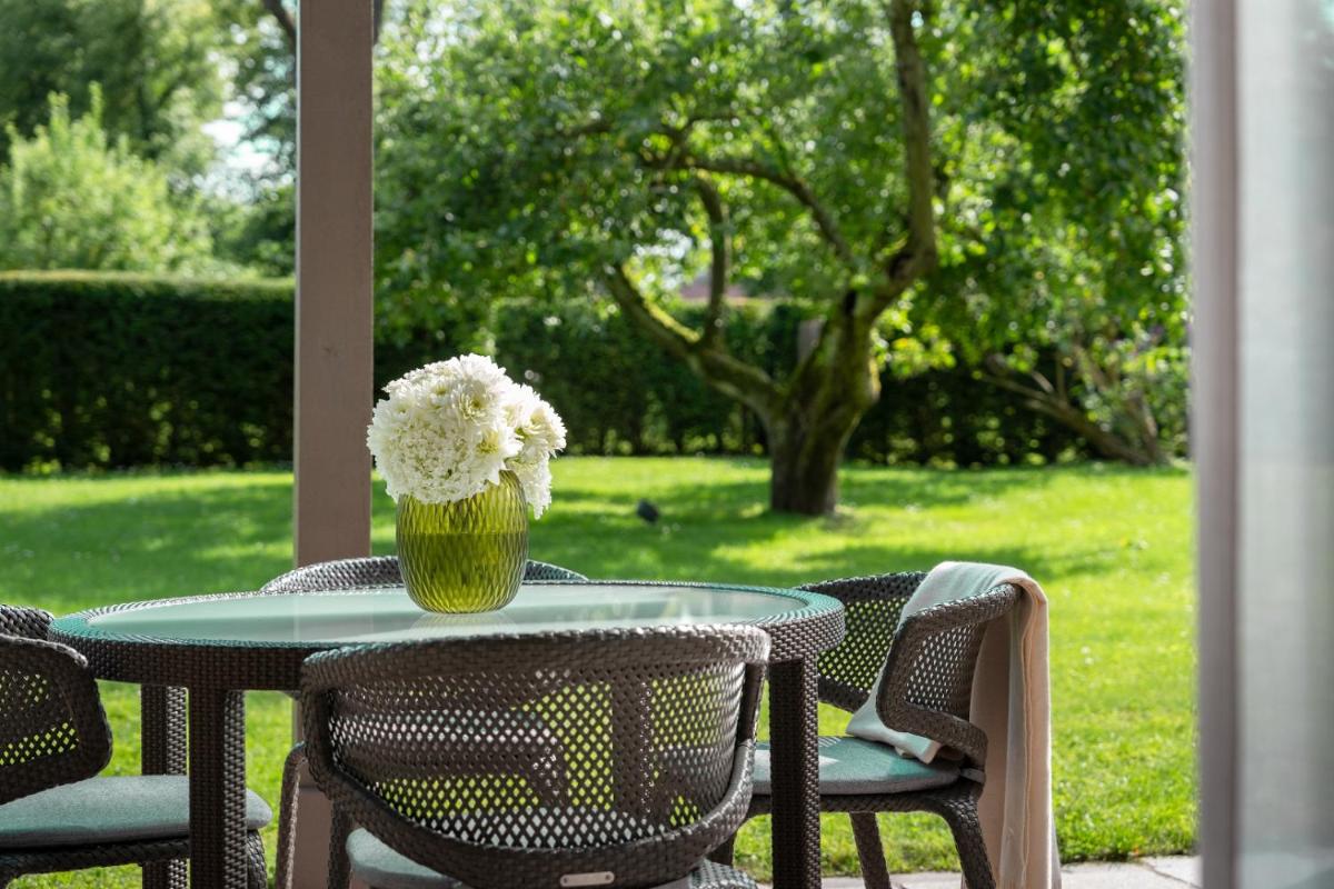 Ein Garten an der Unterkunft Weissenhaus Private Nature Luxury Resort