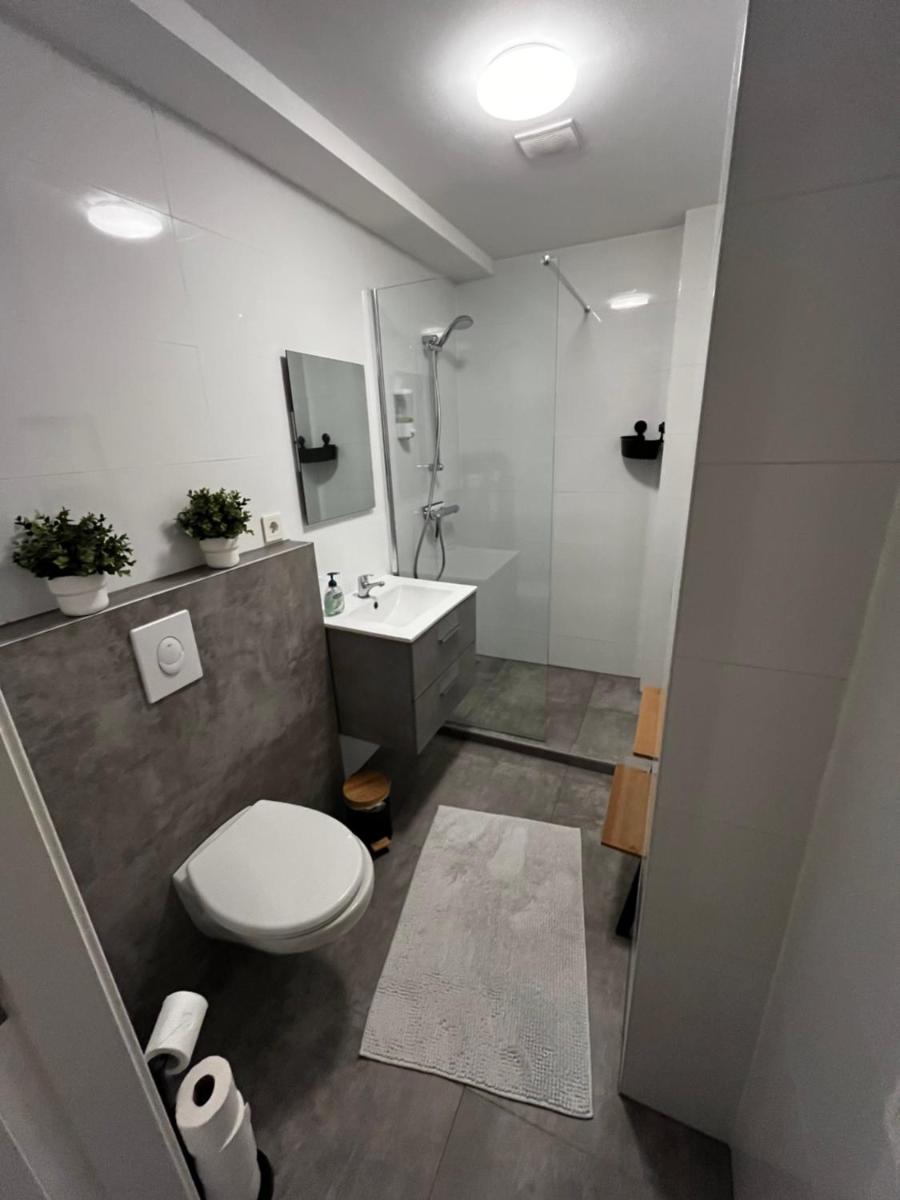 ‘T Singeltje - Housity