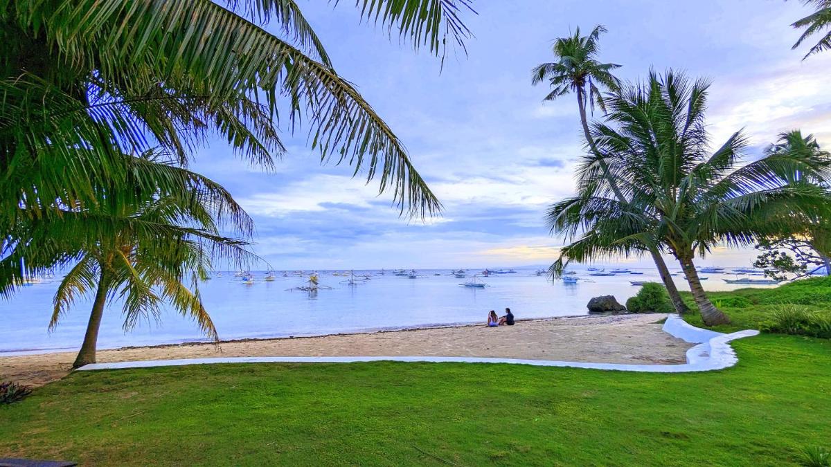 Bohol South Beach Hotel - Housity