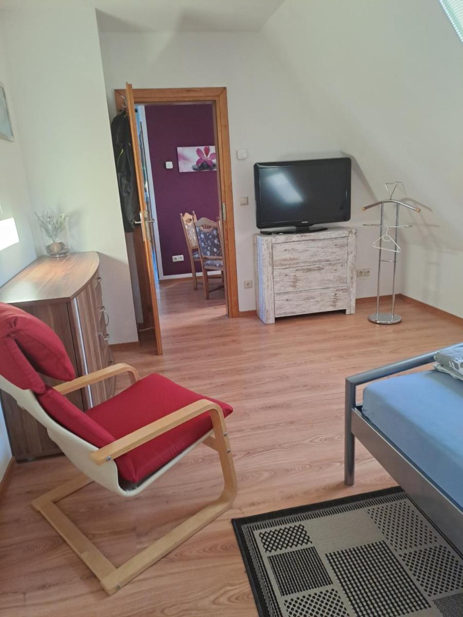 Monteur- und Ferienwohnung in Hainichen - Obergeschoss oder Dachgeschoss - Familie Weber - Housity
