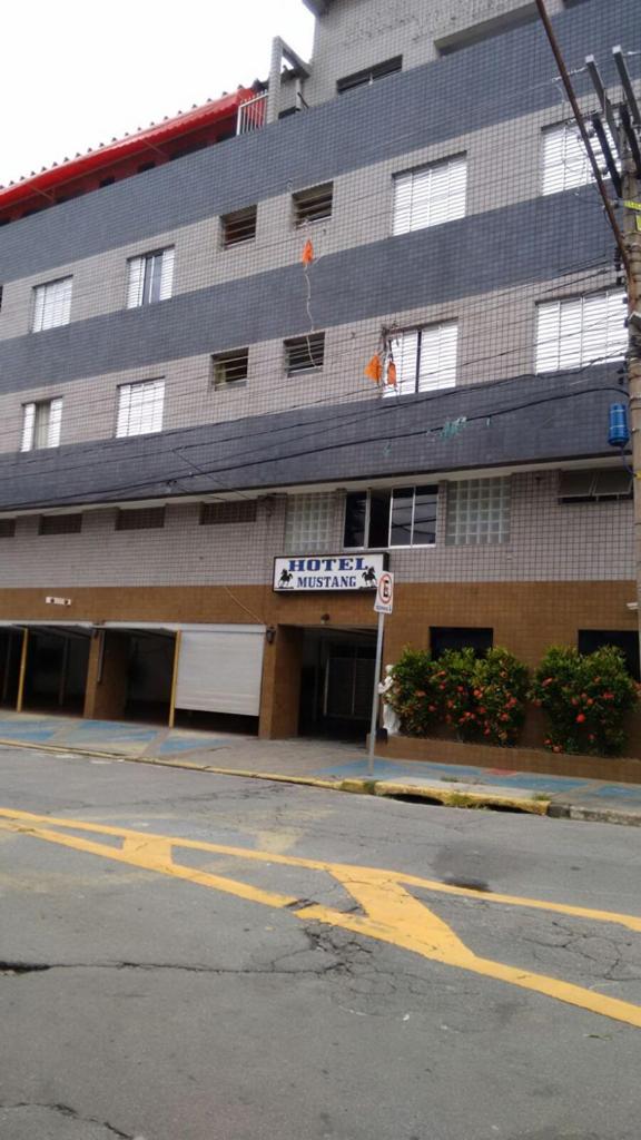 Hotel Mustang - Housity