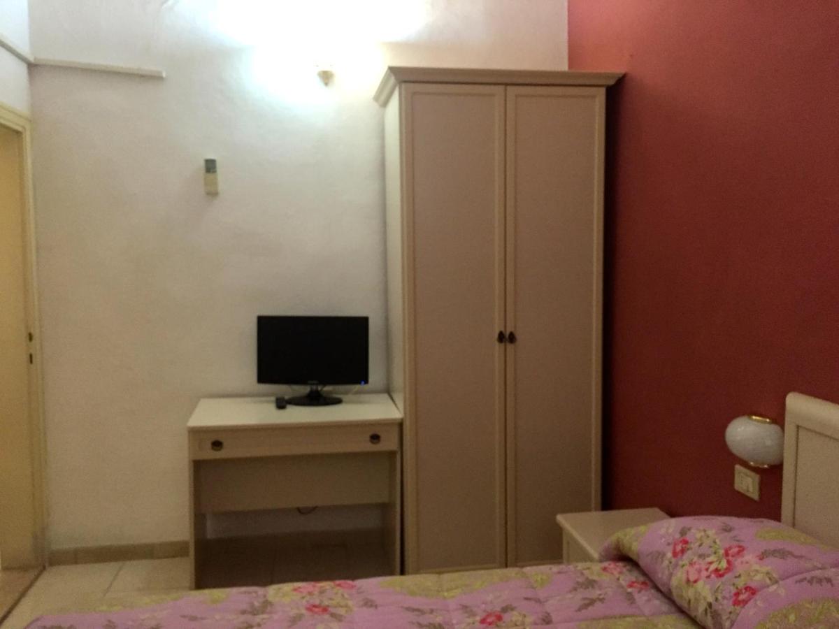 Albergo Ape Elbana - Housity
