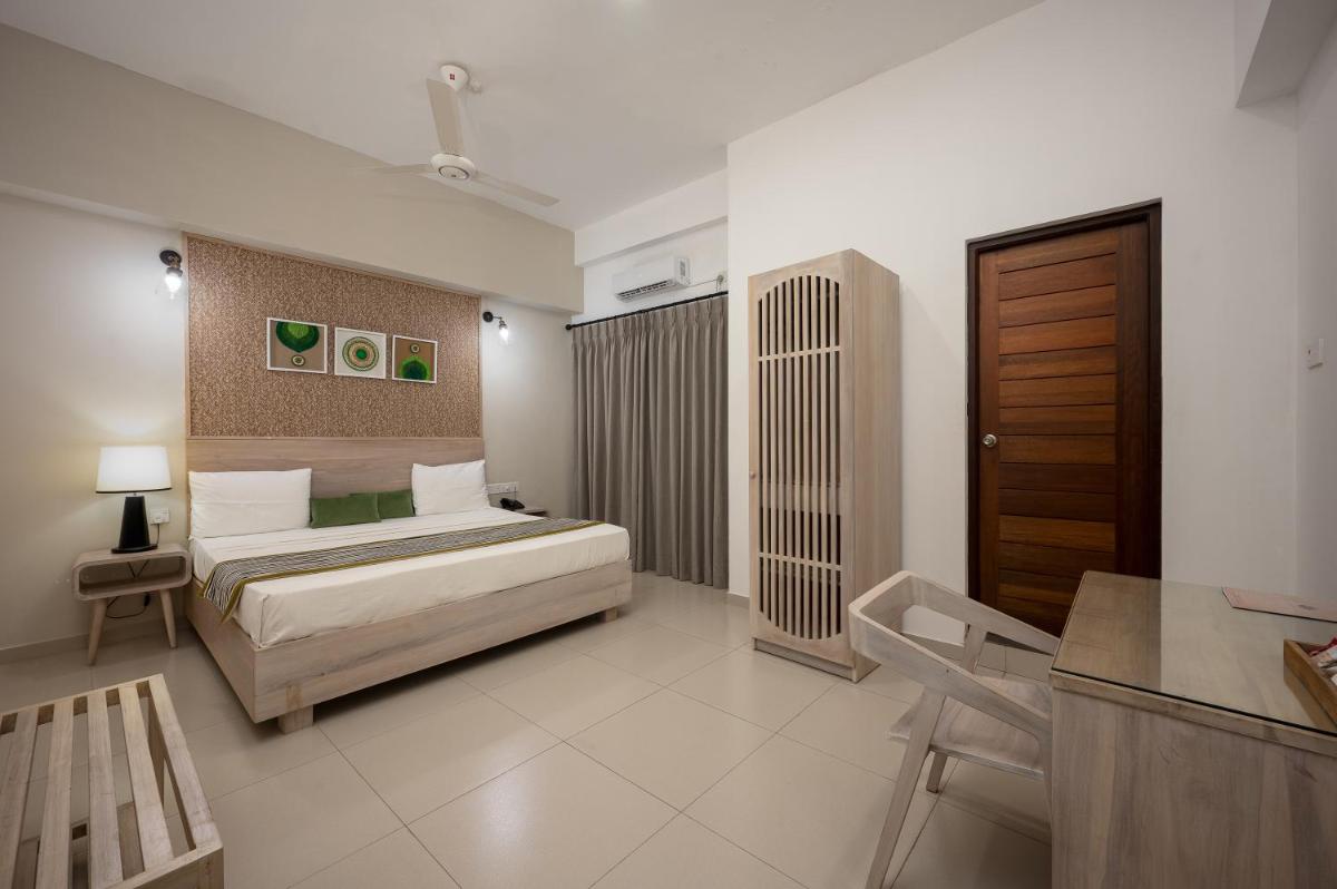 Hotel Oviya - Housity