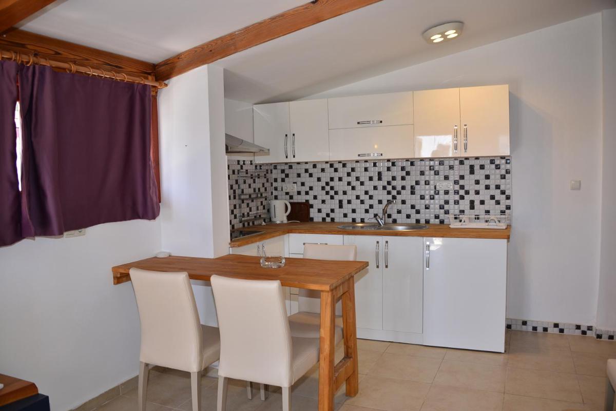 Aquarius Hotel - Housity