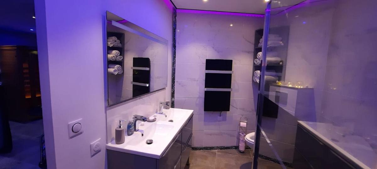 spa privatif Dydy's love saint amand les eaux - Housity