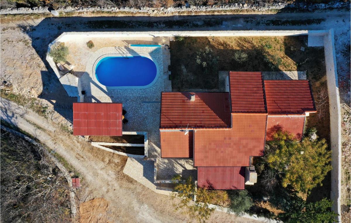 Beach Front Home In Pridraga - Housity