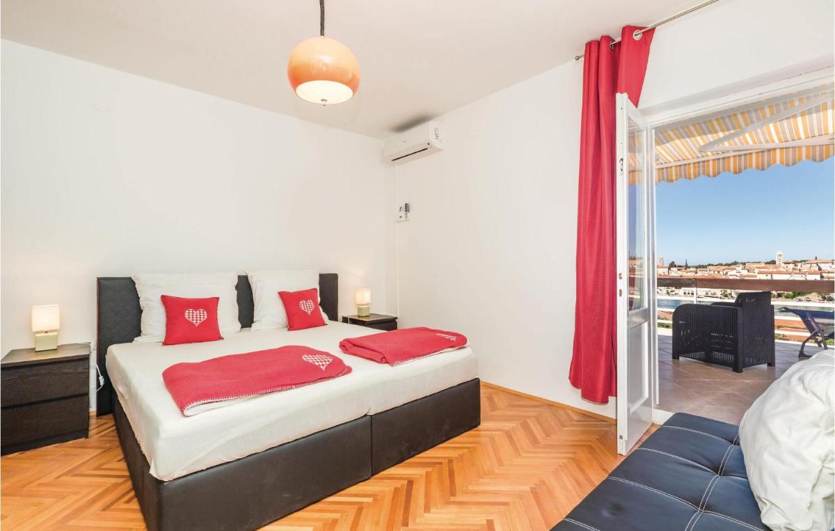 1 Bedroom Awesome Apartment In Banjol - Housity