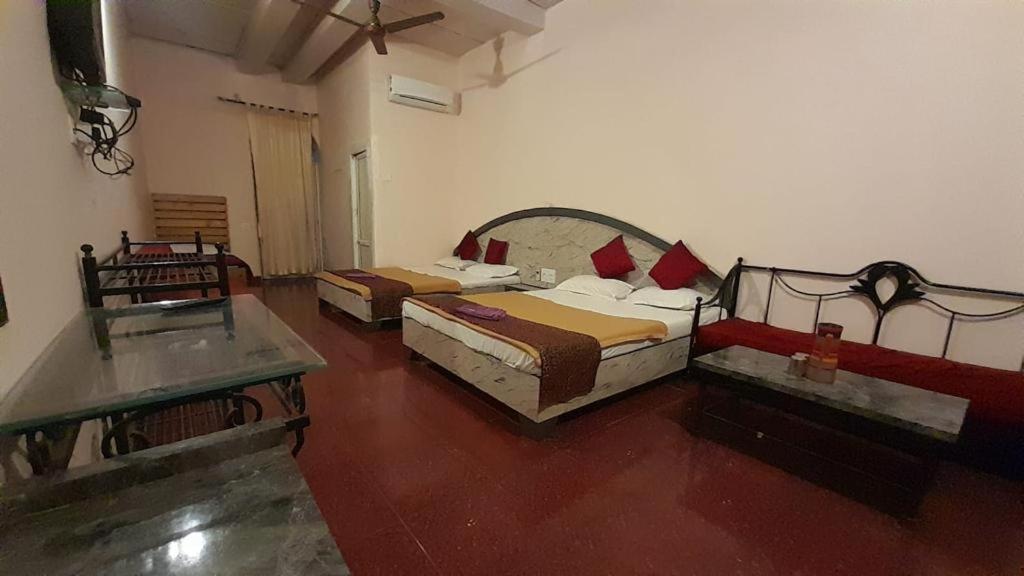 The Wayside Inn - Housity