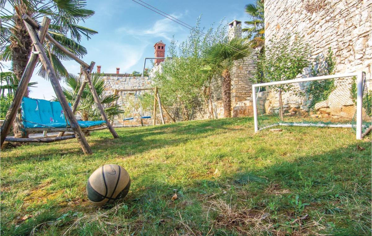 Lovely Home In Svetvincenat With Wifi - Housity