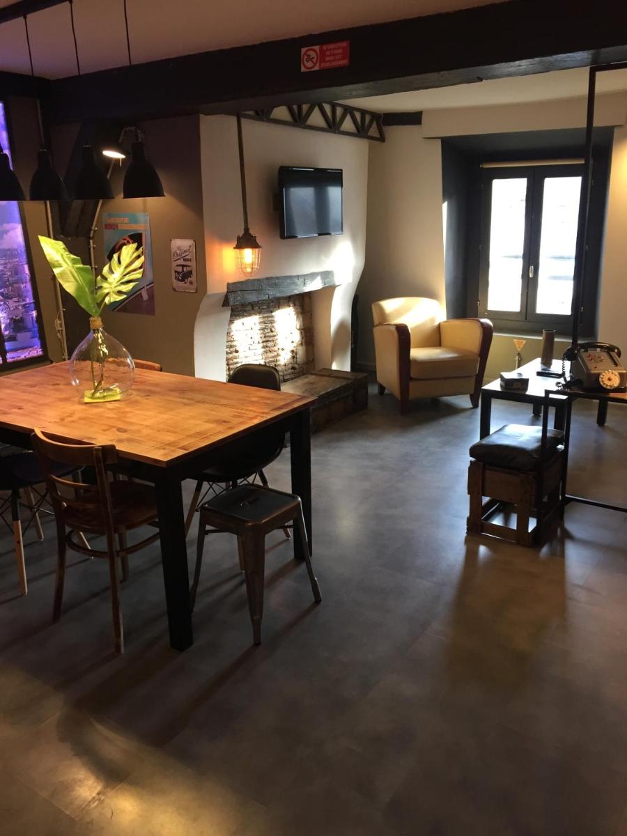 T3 duplex industriel hyper centre ville historique - Housity