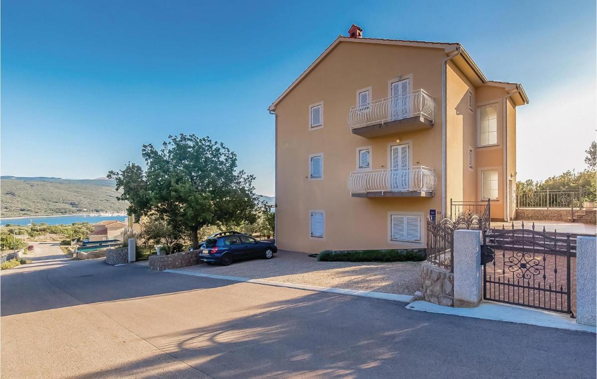 Lovely Apartment In Kornic With Wifi - Housity