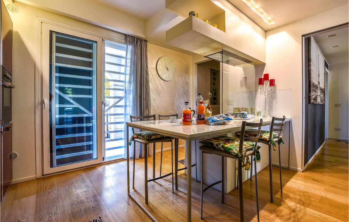 Awesome Home In San Giovanni La Punta - Housity