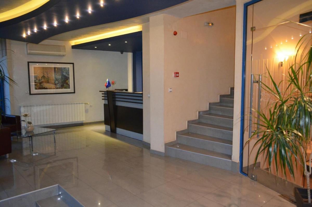 Riverside Family Hotel - Hizvo