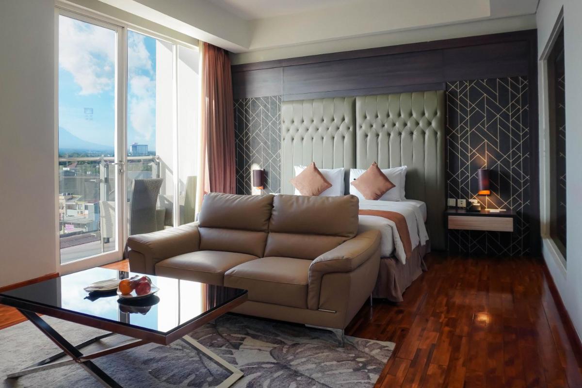 Crystal Lotus Hotel Yogyakarta - Housity