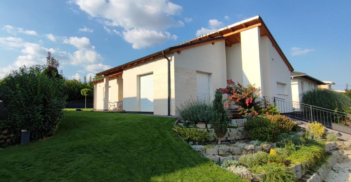 White Column House - Housity