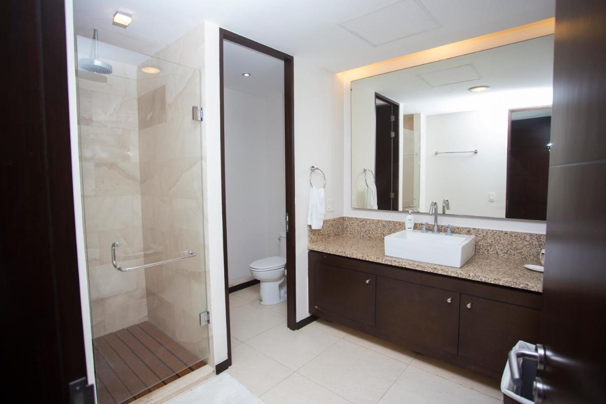 Ocean view 3 bedroom condo! Infinity pool - Housity