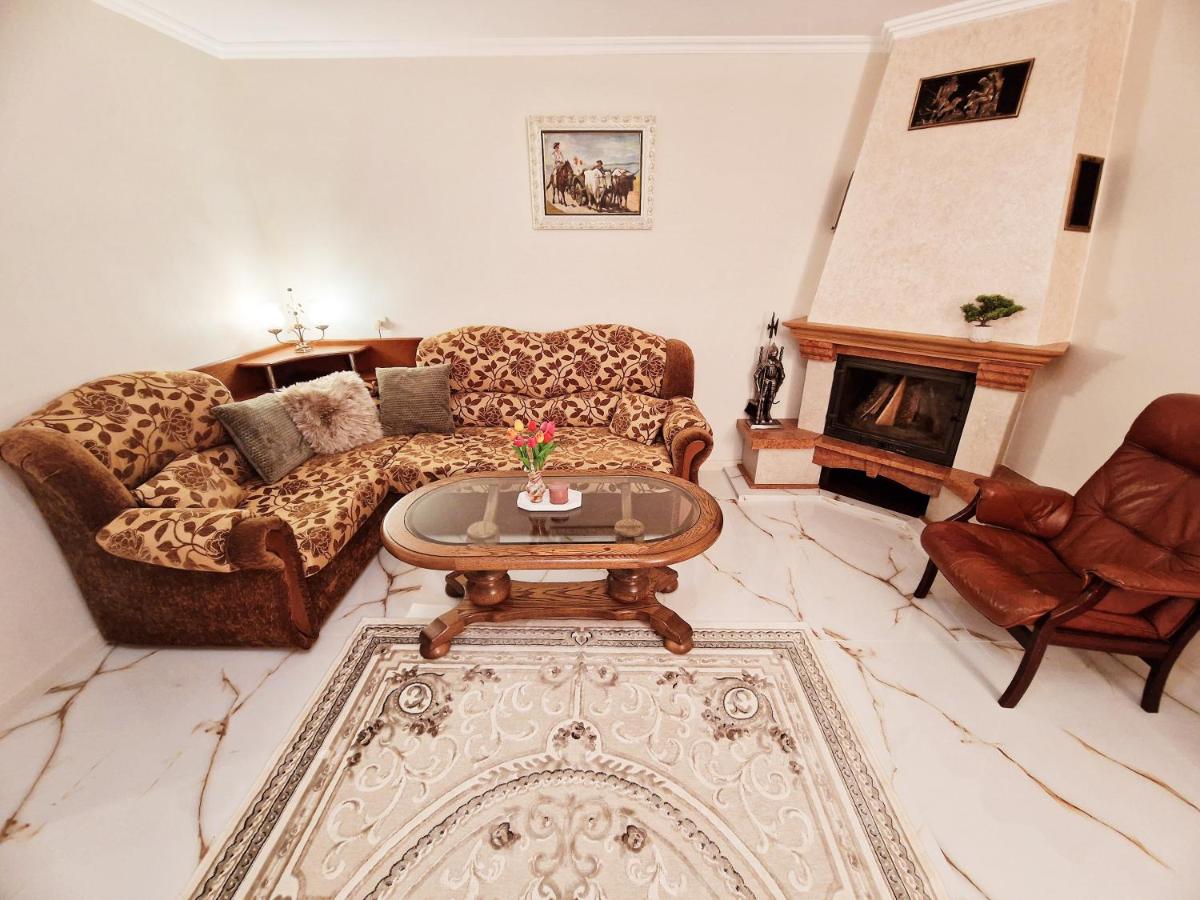 Kiki's Villa - Housity