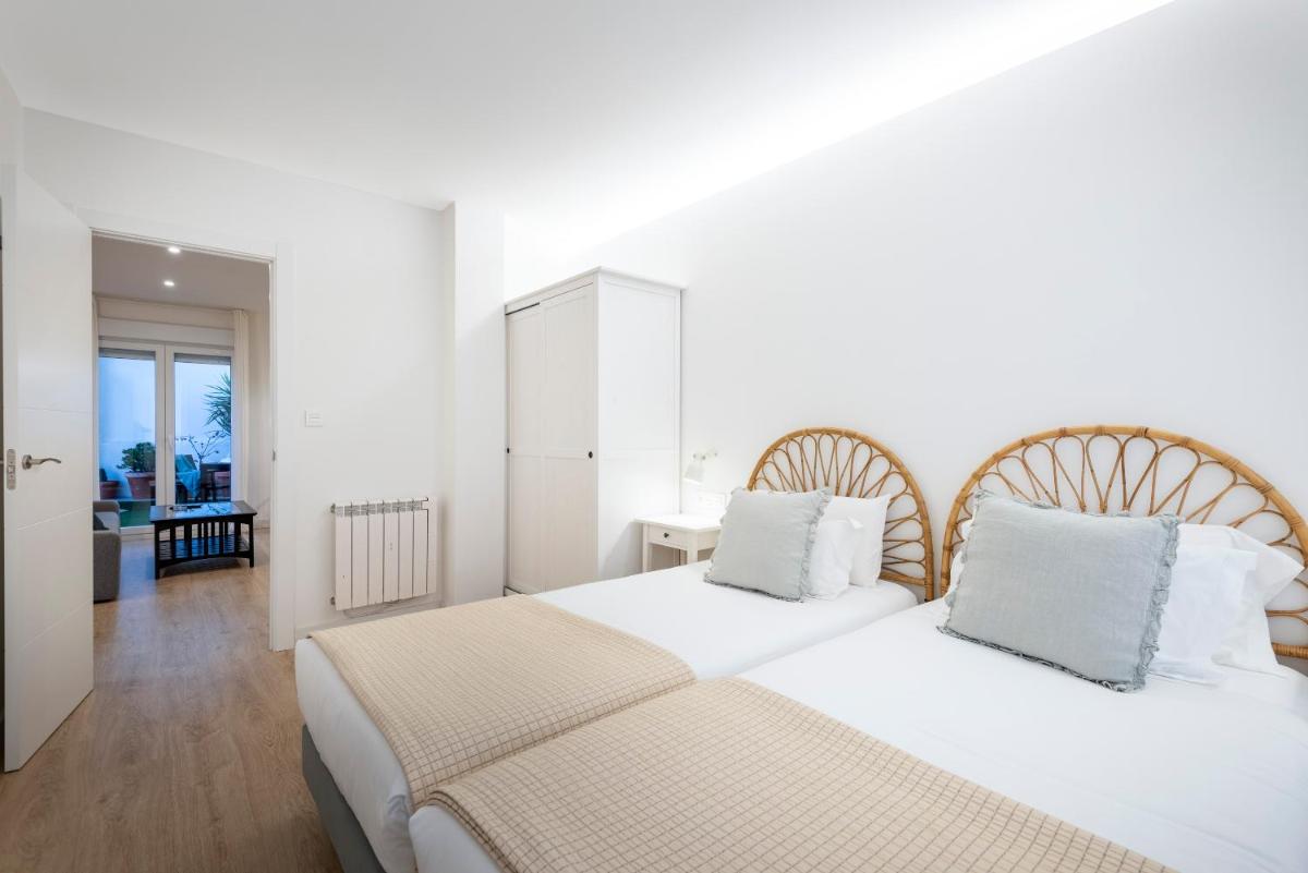APARTAMENTO TURISTICO A 140 M PLAYA CANELIÑAS- Portonovo- 2 HABIT 4-6 pax 102 - Housity