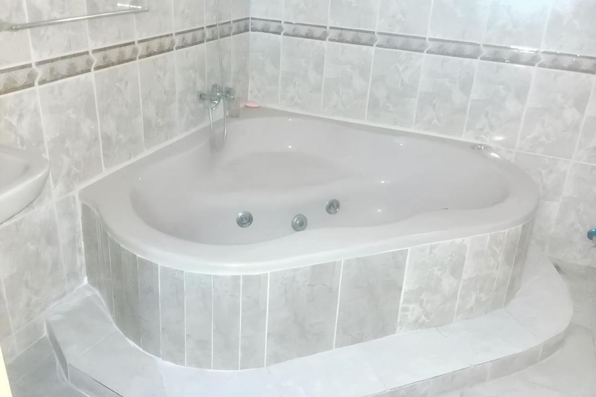 Elegant Villa in Nagua with Private Pool and Jacuzzi - Housity
