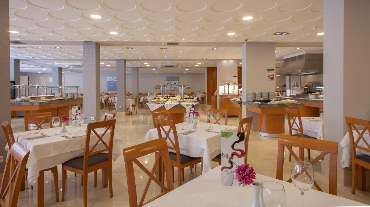 Un restaurante o sitio para comer en RH Princesa Hotel & Spa 4* Sup