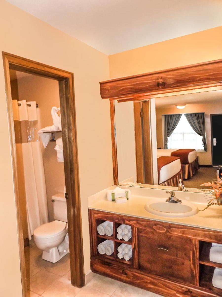 Wild Bear Inn - Housity