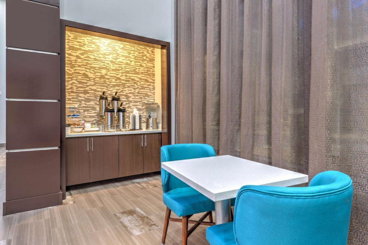 La Quinta by Wyndham Tyler - University Area - Housity
