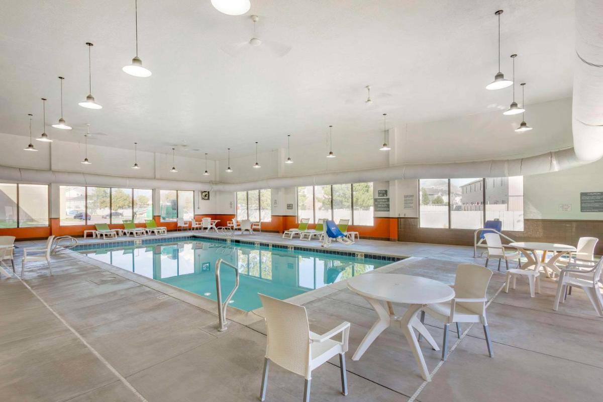 Comfort Suites Ogden Conference Center - Housity
