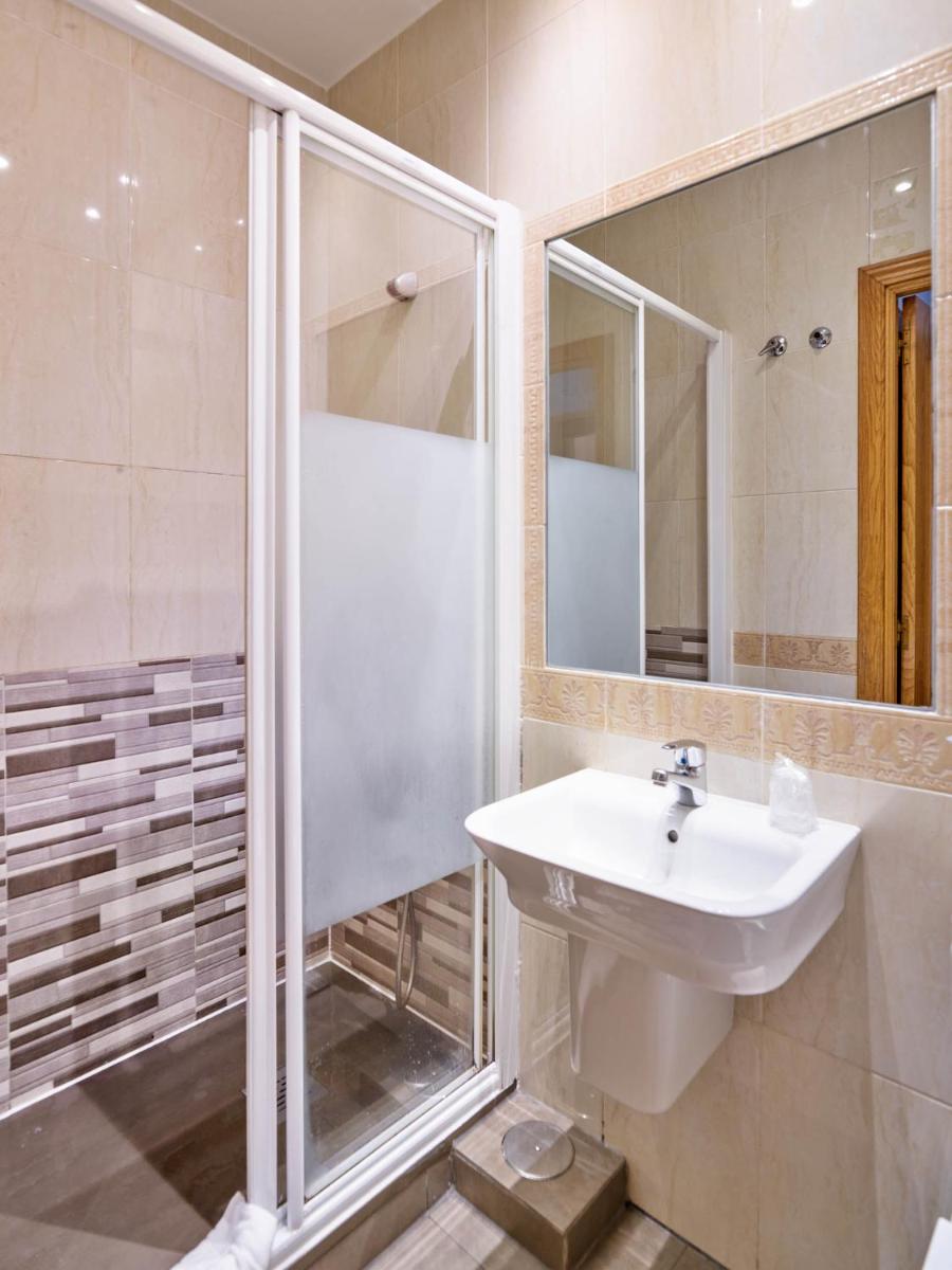 Hostal Bianco - Housity