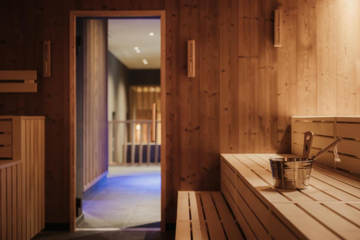 Hotel Tofana Cortina - Housity