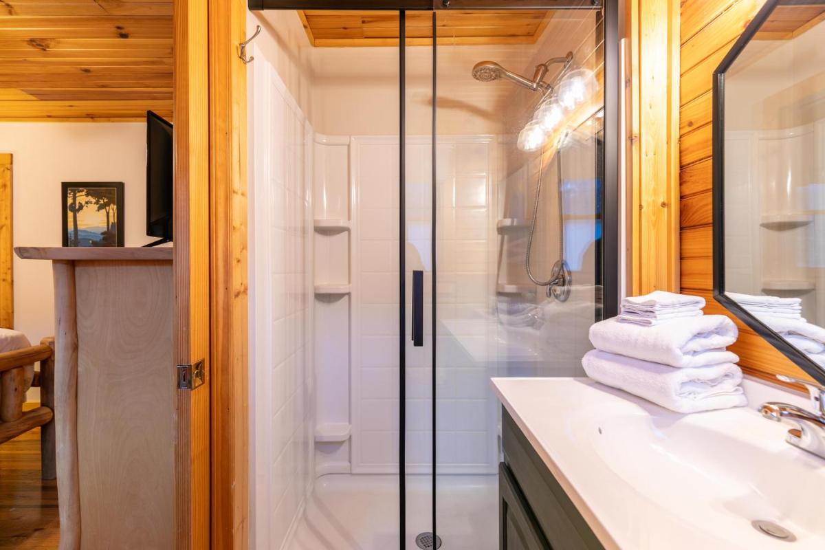Riverbend Retreat - Housity
