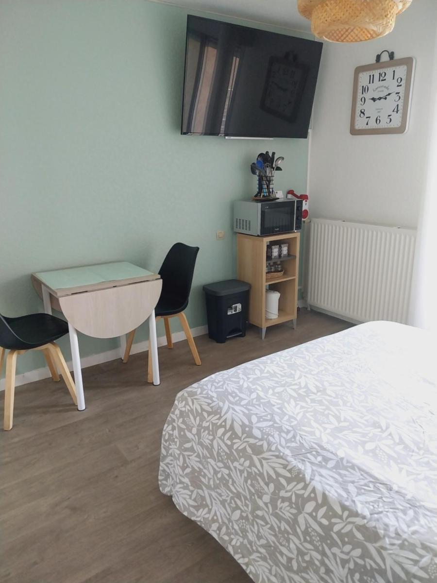 studio calme et paisible avec piscine et parking privé - Housity