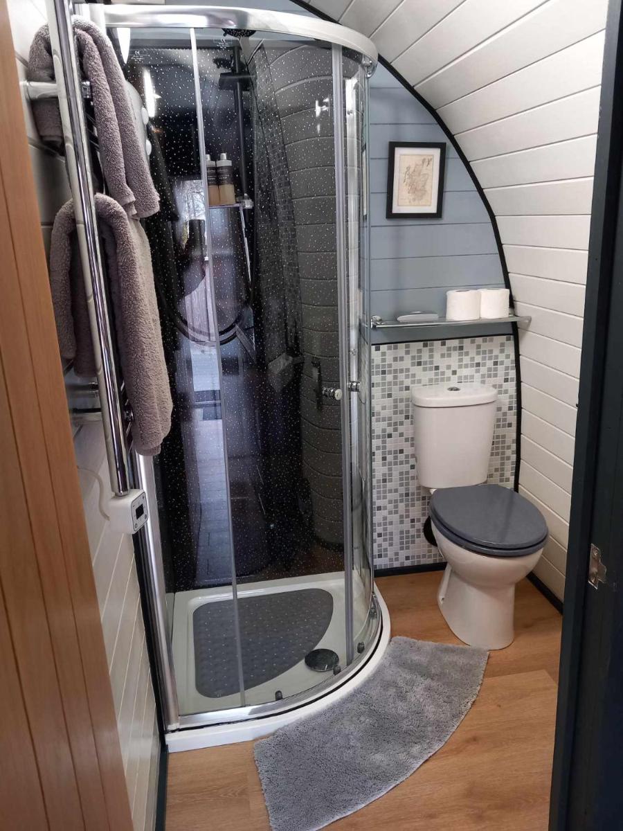 Riverside Pod, West Highland Way Holidays - Housity
