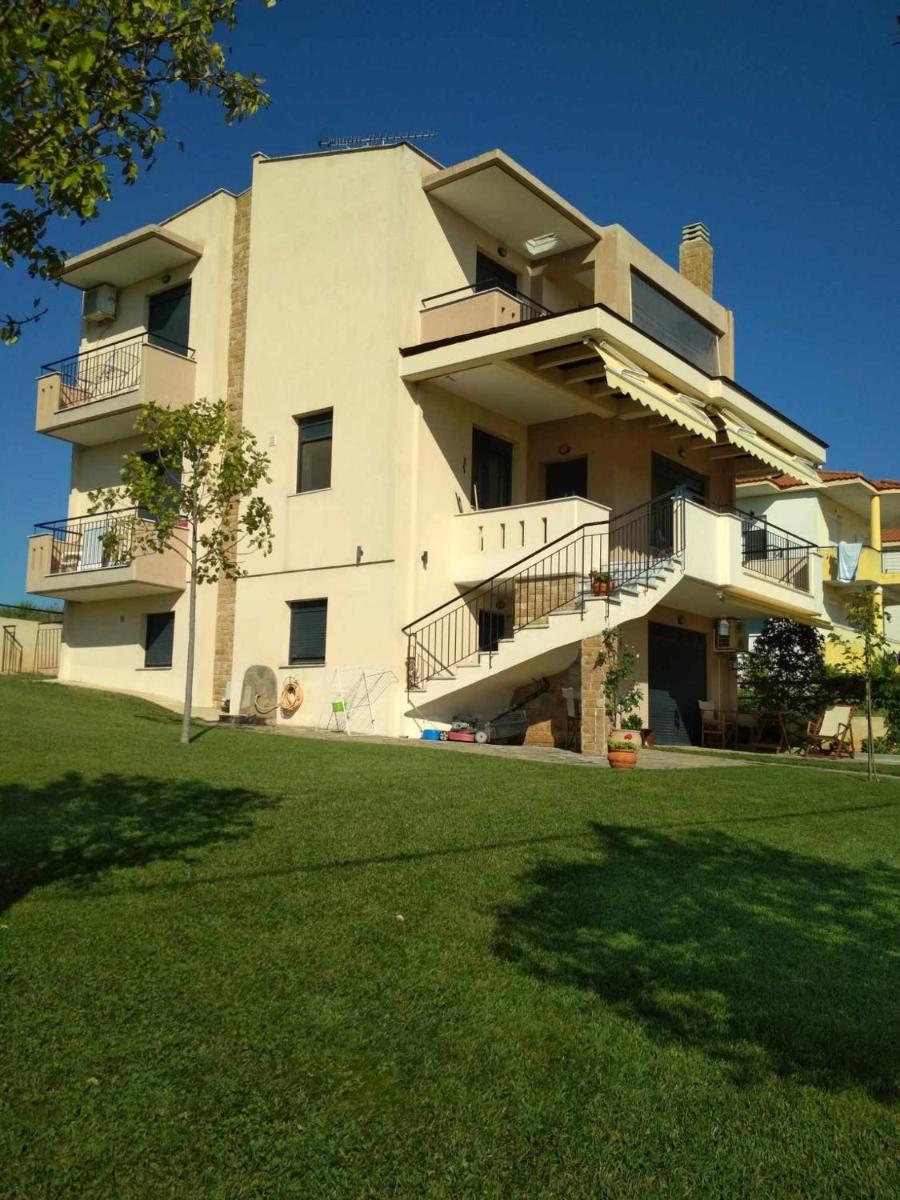Vacation family house with garden - Housity