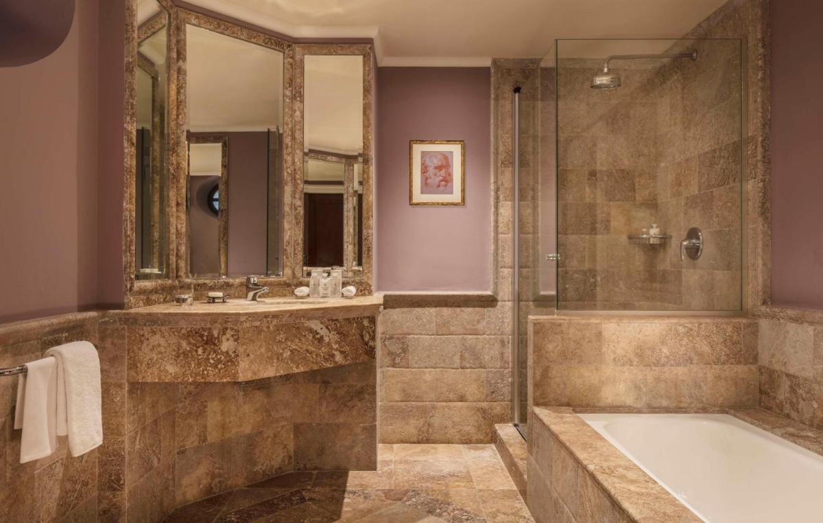 Un baño de Anantara Villa Padierna Palace Benahavís Marbella Resort - A Leading Hotel of the World