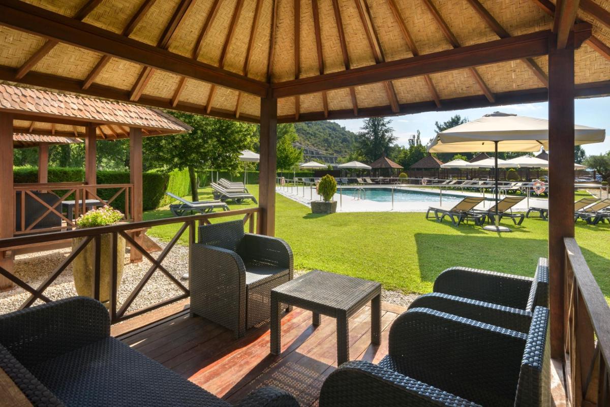 Piscina en o cerca de Hotel & Spa Monasterio de Boltaña