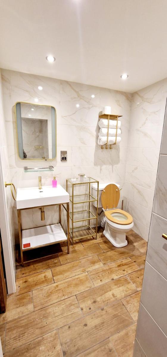 Burton Stone Inn - Housity