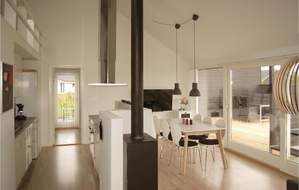 Three-Bedroom Holiday Home In Brovst - Housity