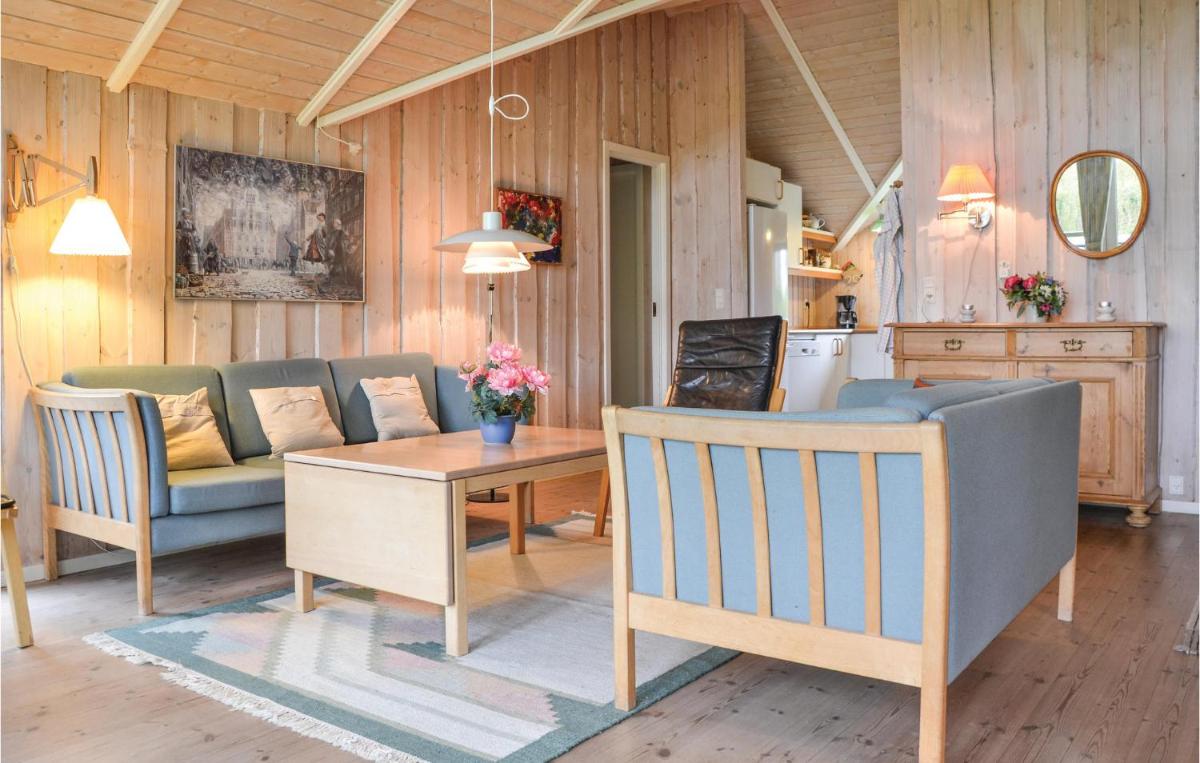 Four-Bedroom Holiday Home In Dronningmolle - Housity