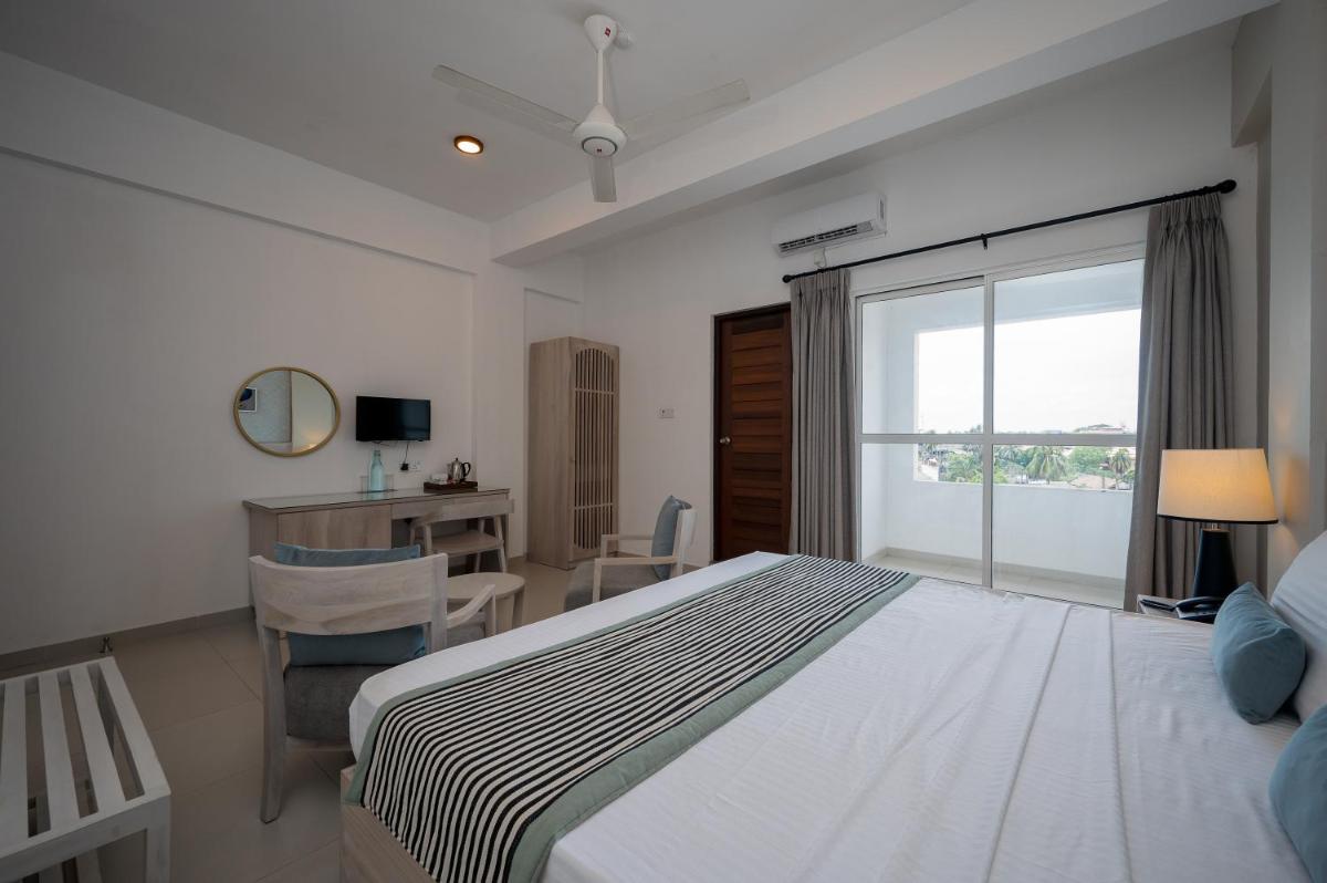 Hotel Oviya - Housity