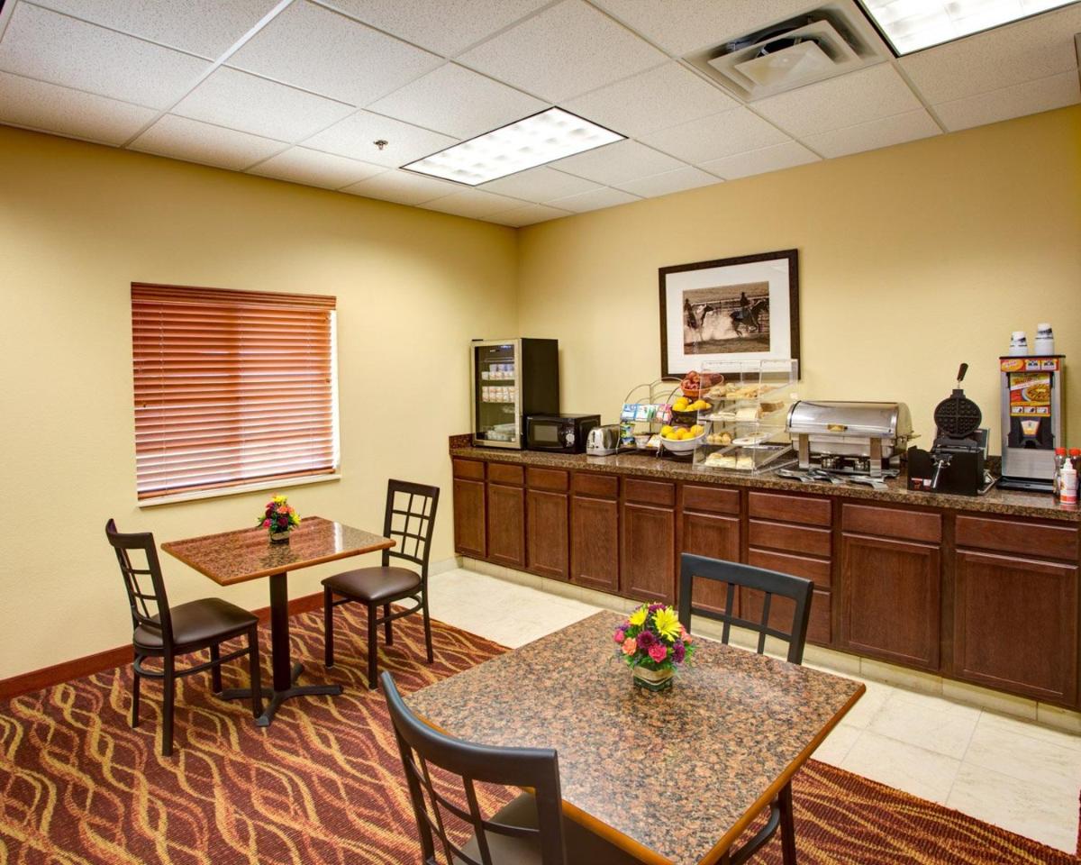 Rodeway Inn & Suites Phillipsburg - Housity