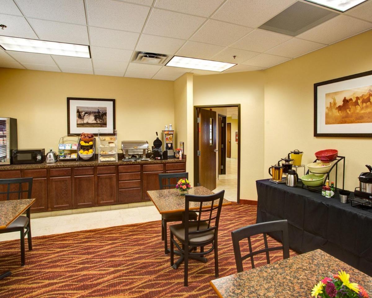 Rodeway Inn & Suites Phillipsburg - Housity