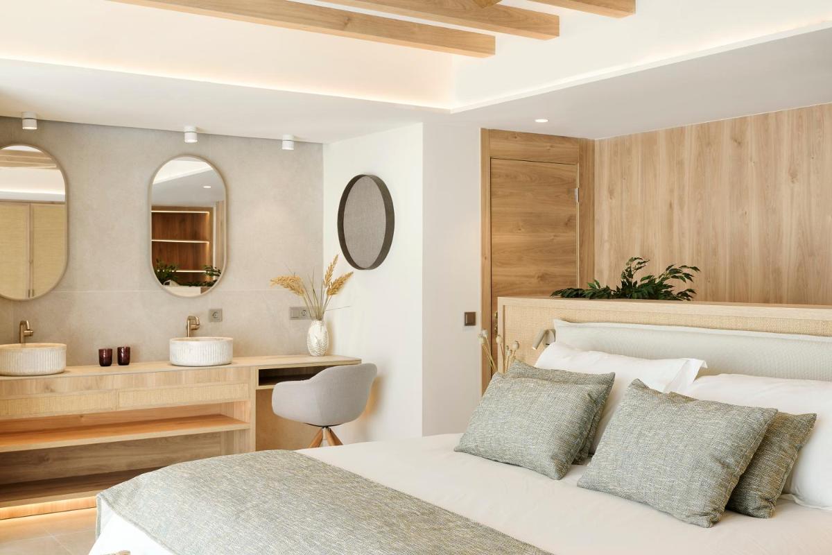 Cama o camas de una habitación en Iberostar Selection Es Trenc -New Opening-